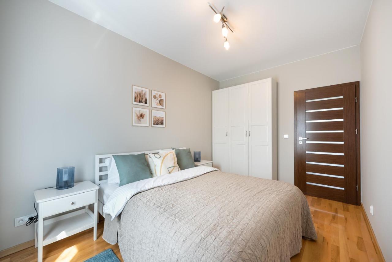 Wola Prime 2-Bedroom Apartment Варшава Экстерьер фото