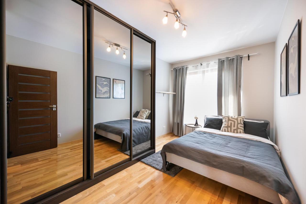 Wola Prime 2-Bedroom Apartment Варшава Экстерьер фото
